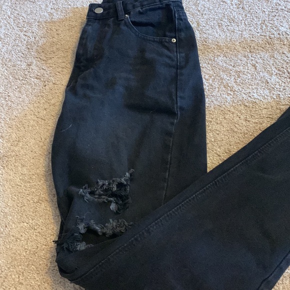 SHEIN High-Wasted Black Ripped Mom Jeans - Picture 6 of 6